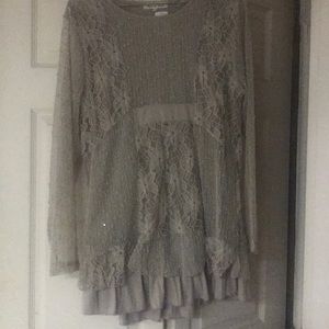 Lace sleeved tunic